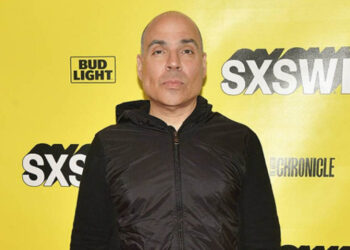 ¿Quién es el hombre que está comprando la música de los últimos 50 años?